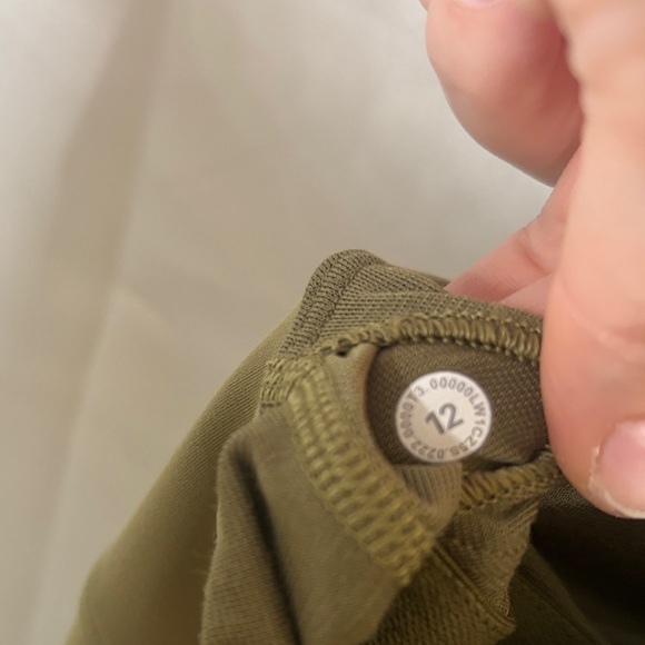 Lululemon Olive Green Women's Tank Top SZ 12 - Picture 4 of 4